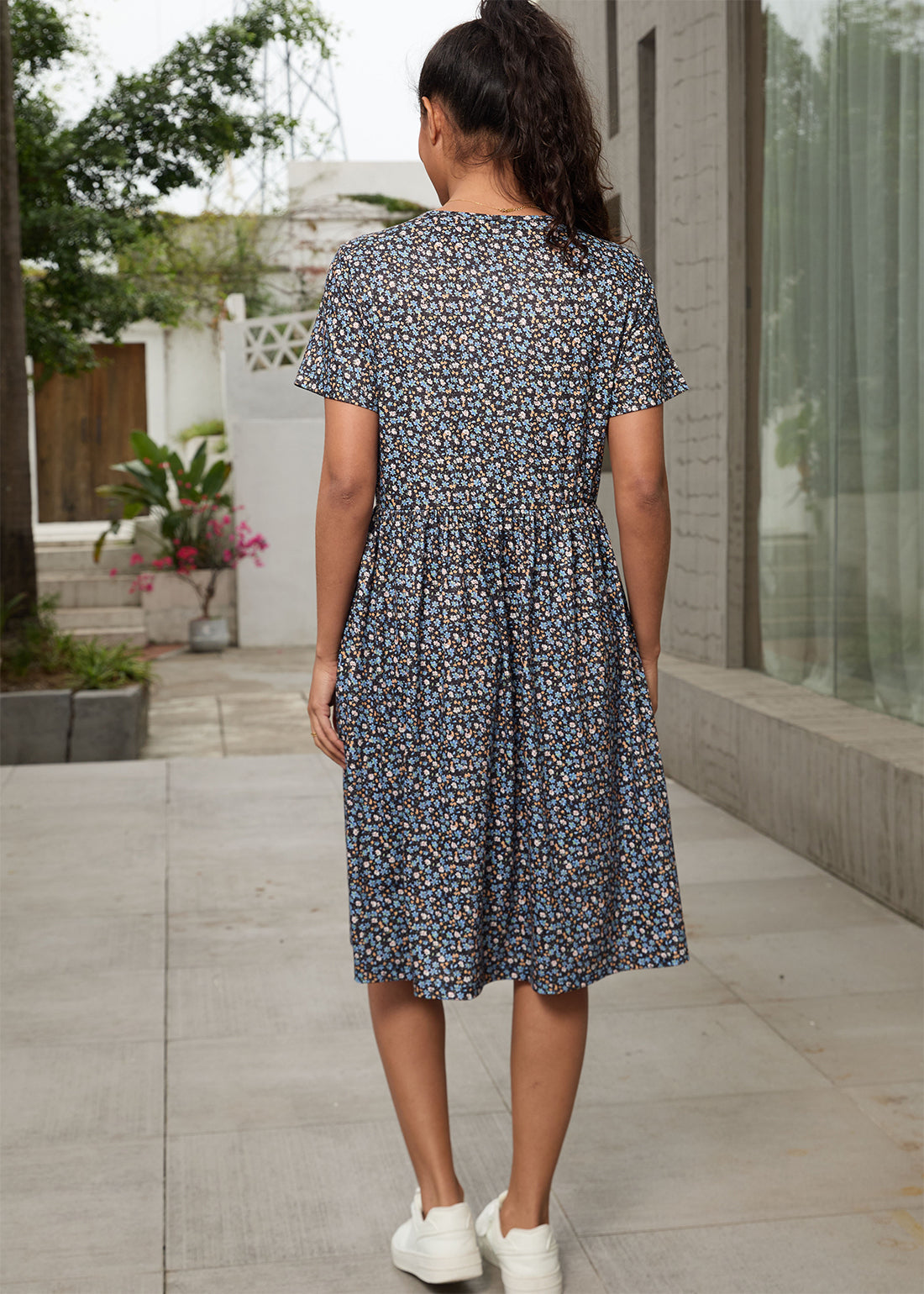 Floral Feeding-Friendly Dresses with Pockets