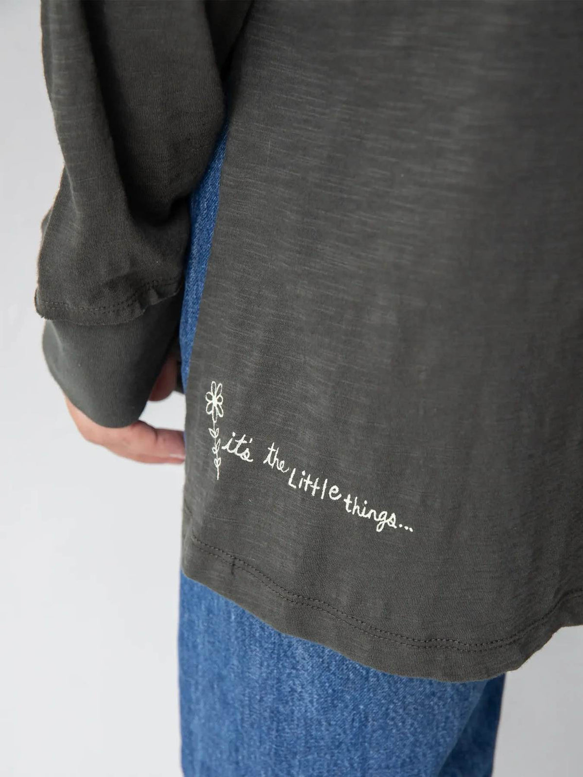 Oversized Cotton Doodle Feeding-Friendly Long Sleeve T-Shirt