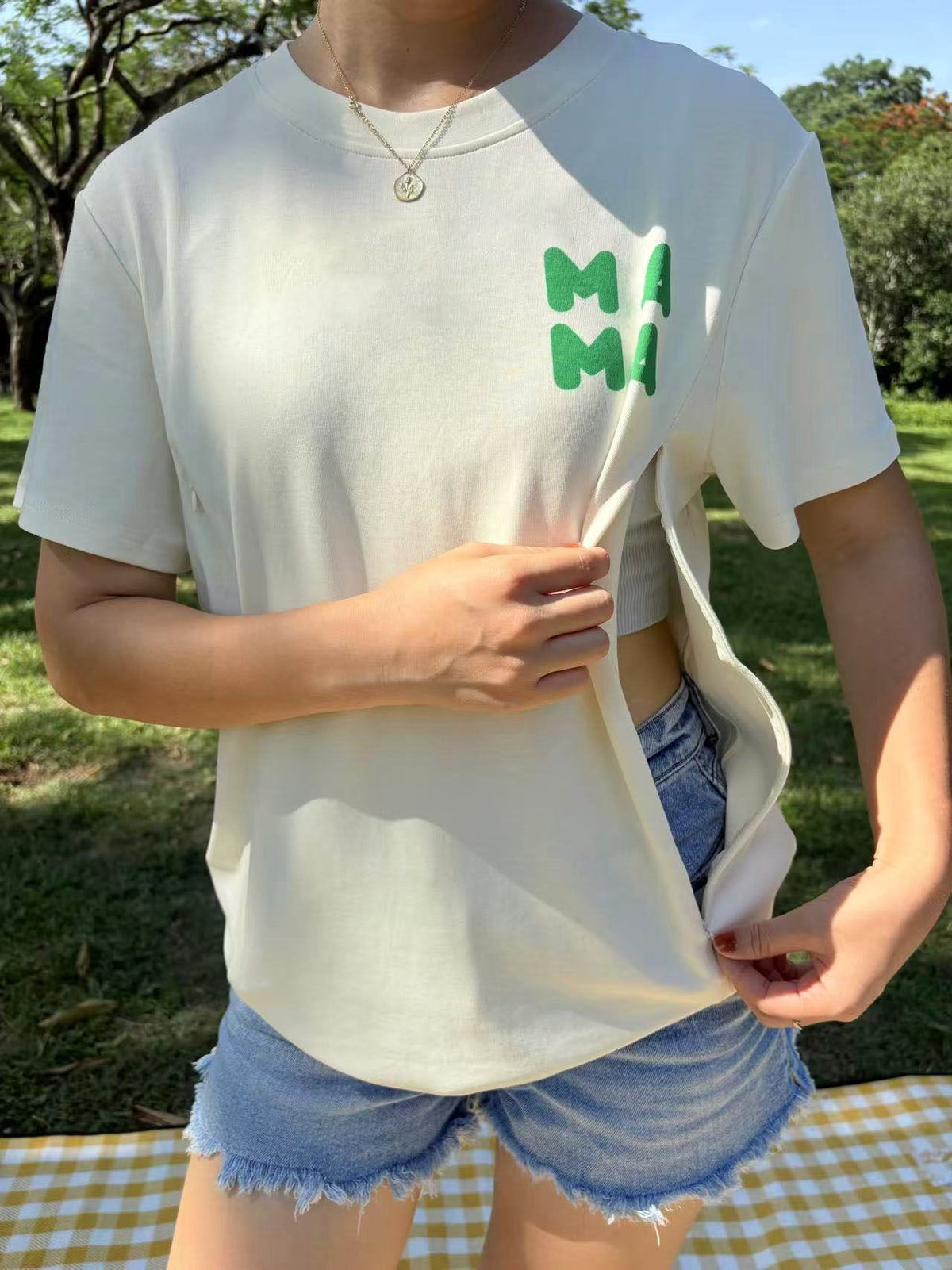 Please Be Nice to Mamas Feeding-Friendly T-Shirt