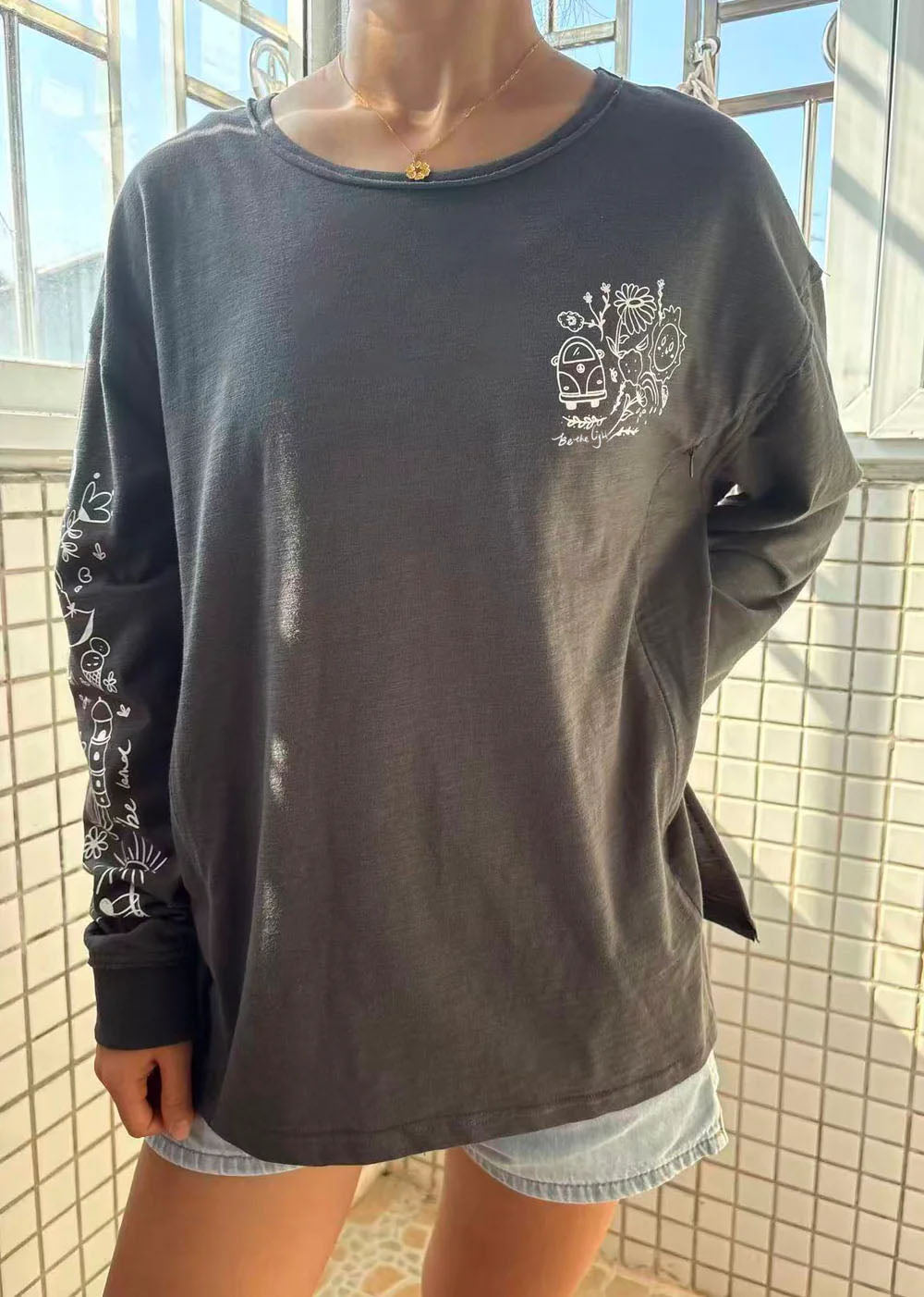 Oversized Cotton Doodle Feeding-Friendly Long Sleeve T-Shirt