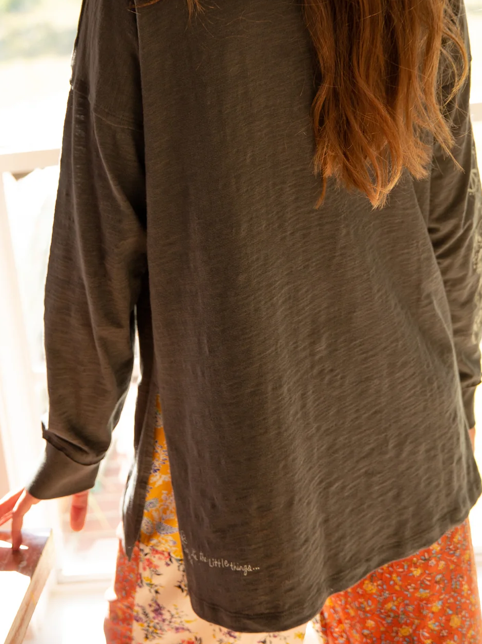 Oversized Cotton Doodle Feeding-Friendly Long Sleeve T-Shirt